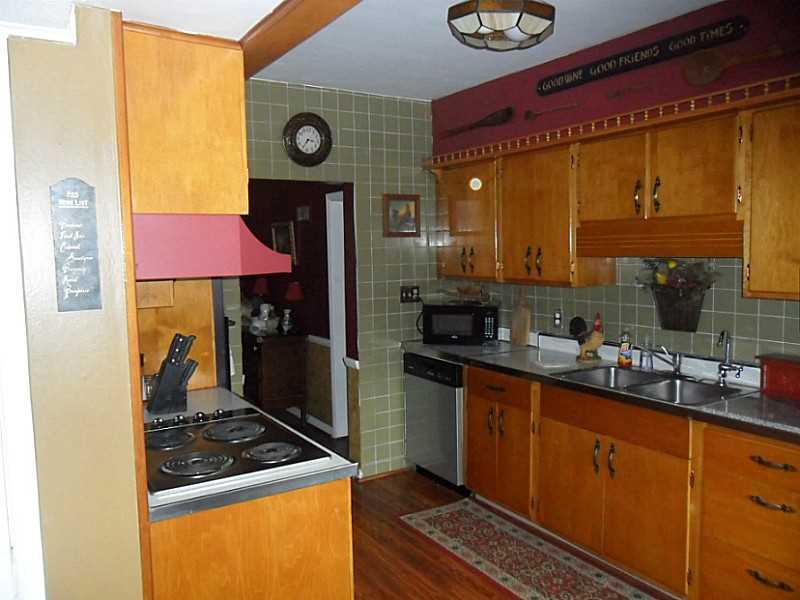 3979 North Hermitage Road Transfer, PA 16154 - Photo 2 of 18 Kitchen.