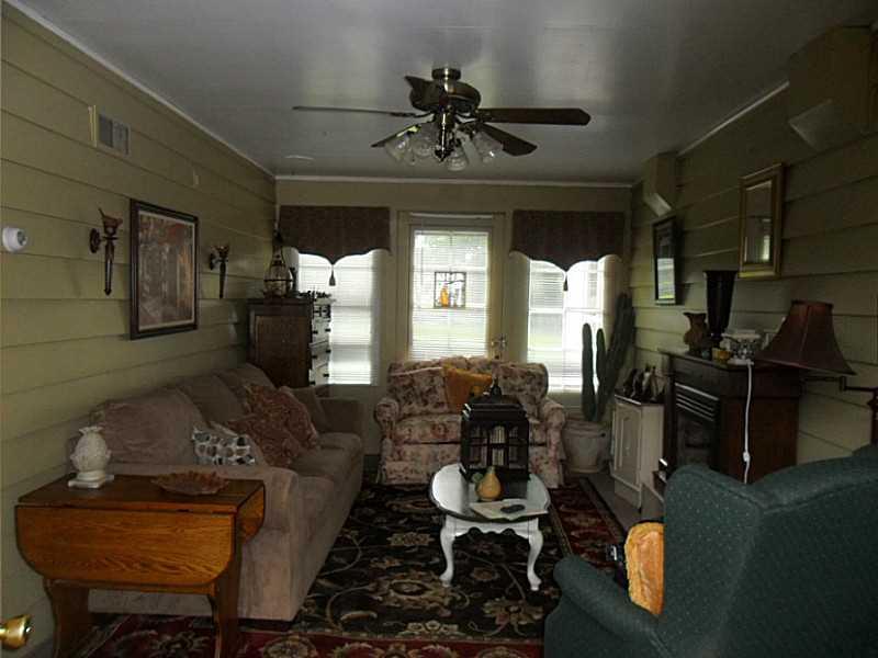 3979 North Hermitage Road Transfer, PA 16154 - Photo 14 of 18 Family Room.