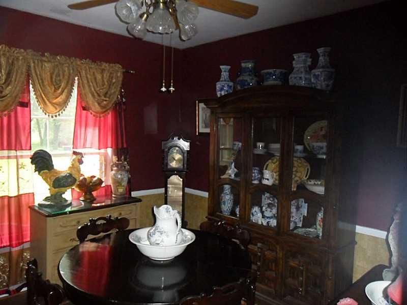 3979 North Hermitage Road Transfer, PA 16154 - Photo 5 of 18 Dining Room.