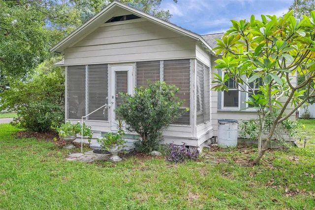 $2,200 | 2502 York Street South, Gulfport, FL 33707