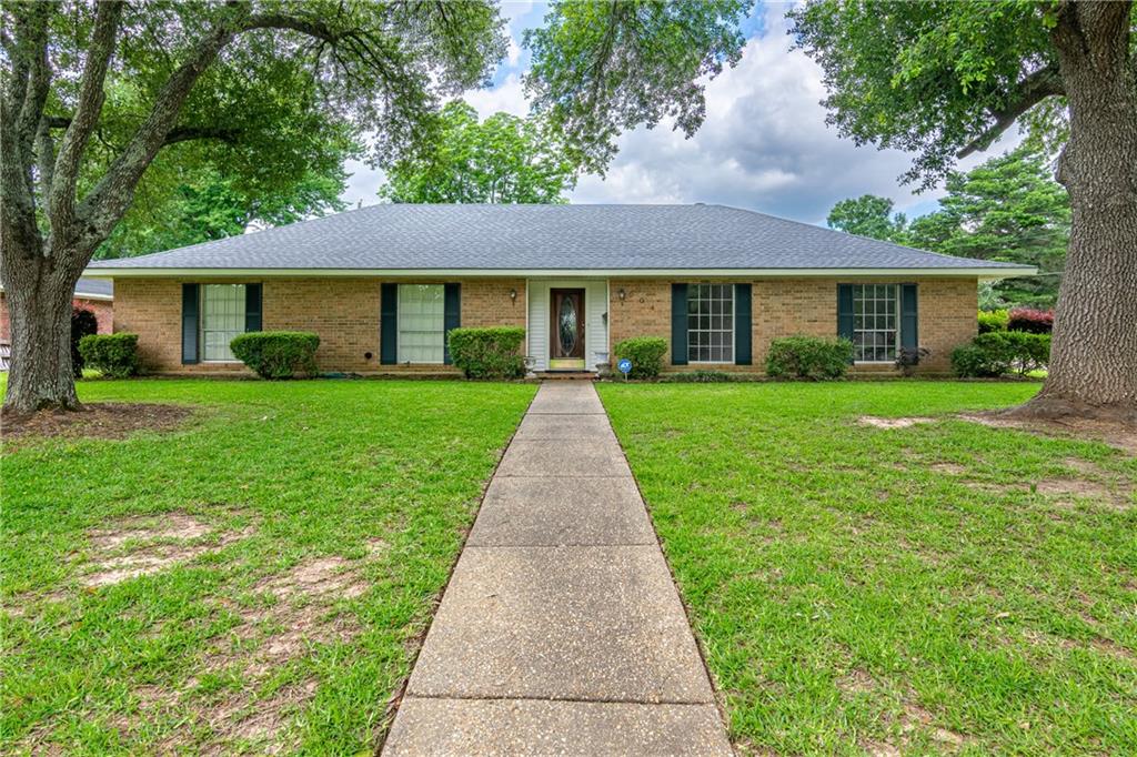 604 Ridgewood Boulevard Alexandria, LA 71303 - Photo 1 of 39 Gallery Image 1