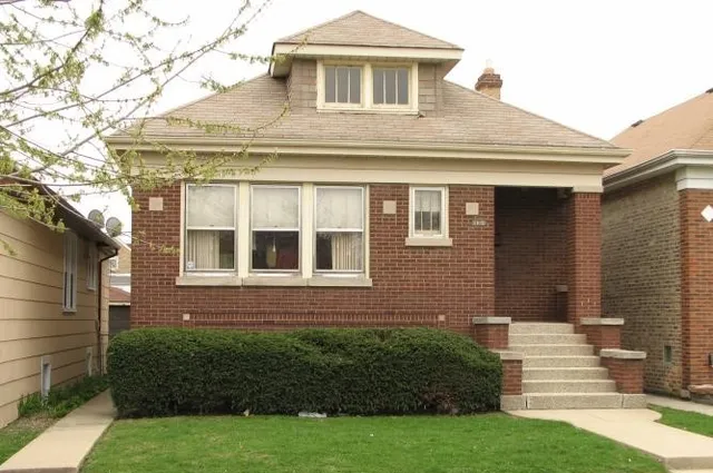 $345,000 | 5815 West School Street, Chicago, IL 60634