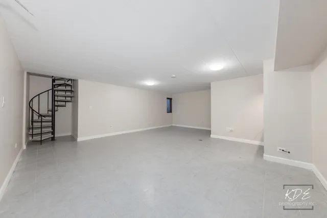 $217,500 | 10336 South Keating Avenue, Unit 102, Oak Lawn, IL 60453