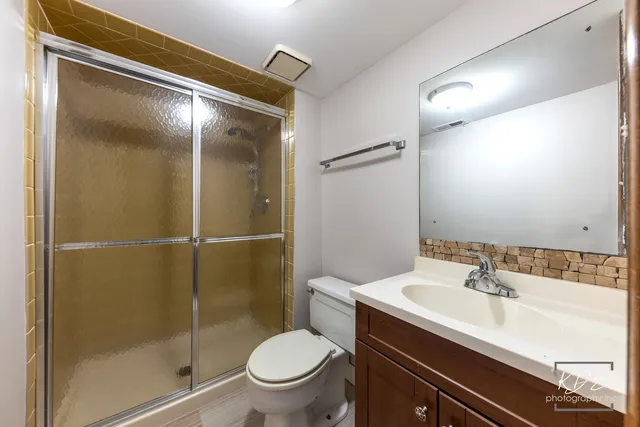 $217,500 | 10336 South Keating Avenue, Unit 102, Oak Lawn, IL 60453