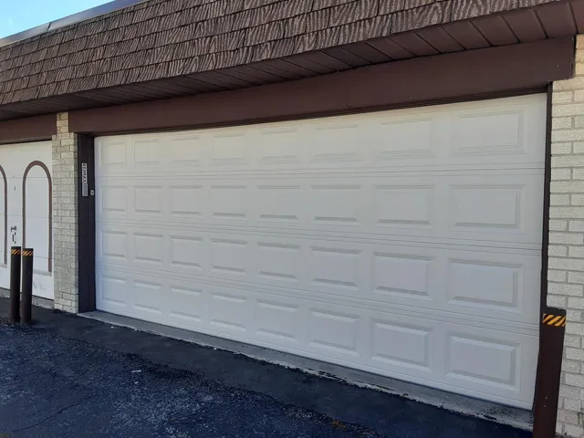 $217,500 | 10336 South Keating Avenue, Unit 102, Oak Lawn, IL 60453