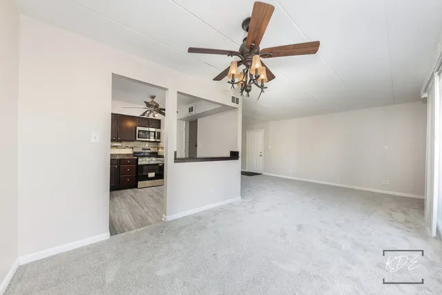 $217,500 | 10336 South Keating Avenue, Unit 102, Oak Lawn, IL 60453