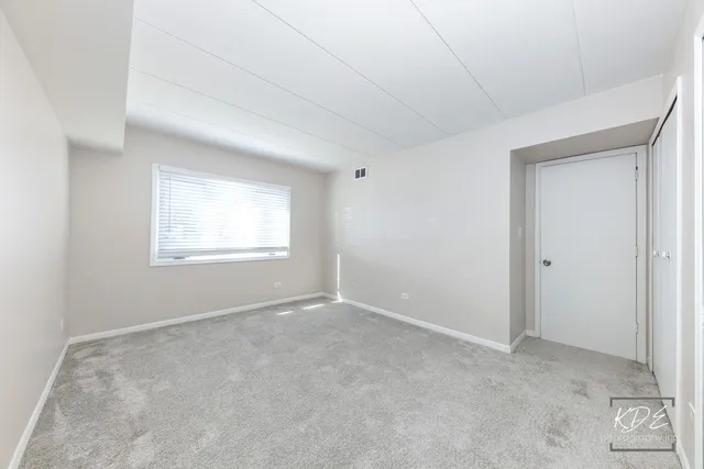 $217,500 | 10336 South Keating Avenue, Unit 102, Oak Lawn, IL 60453