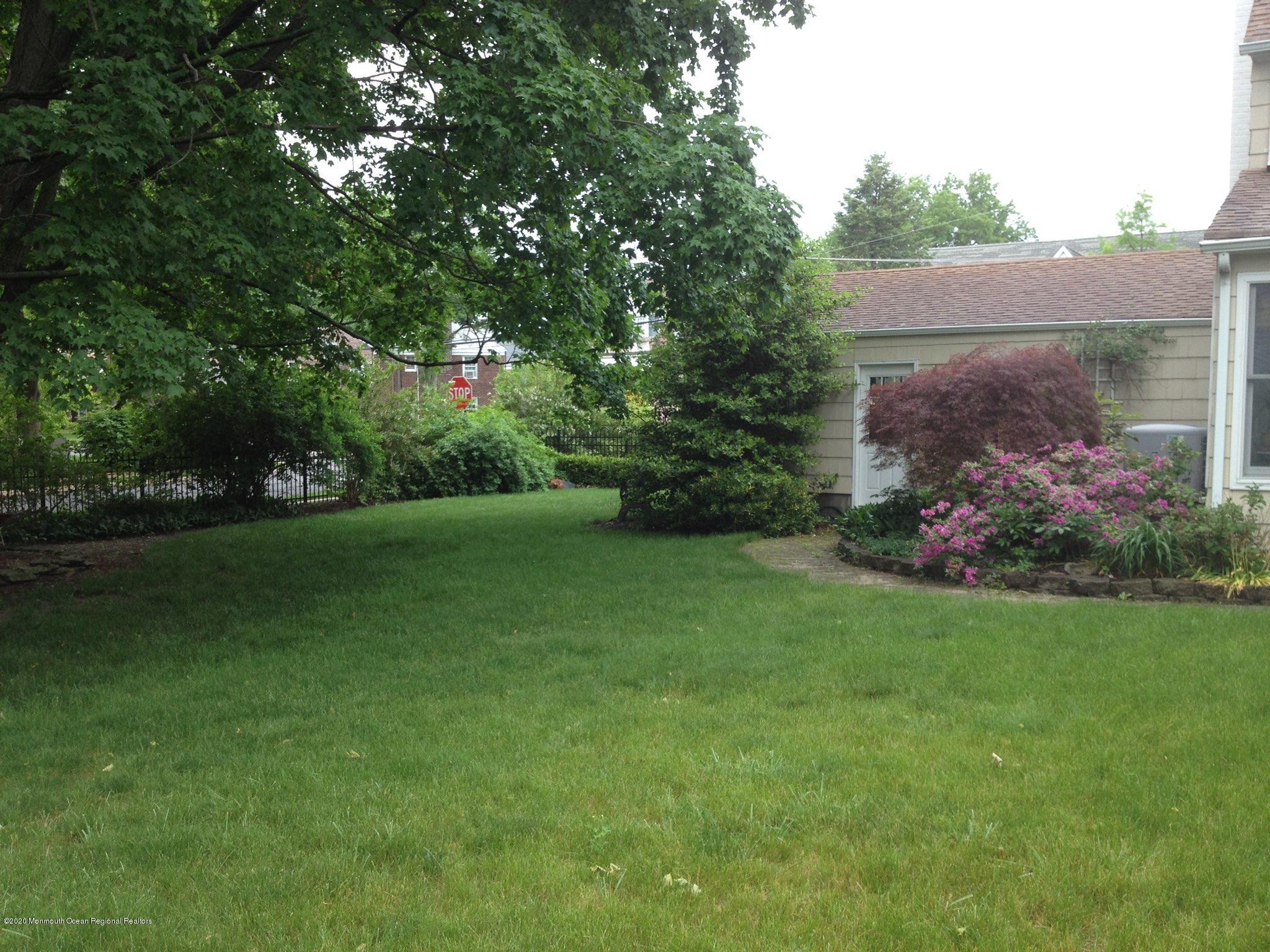 73 Pinckney Road Red Bank, NJ 07701 - Photo 25 of 26 Fenced Yard