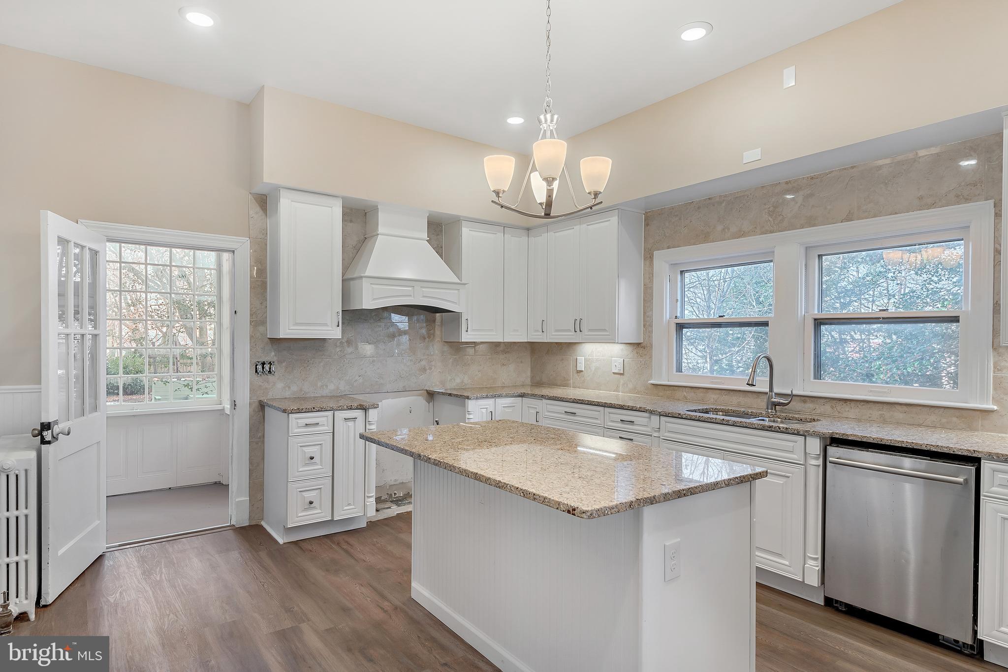 121 West Springettsbury Avenue York, PA 17403 - Photo 16 of 65