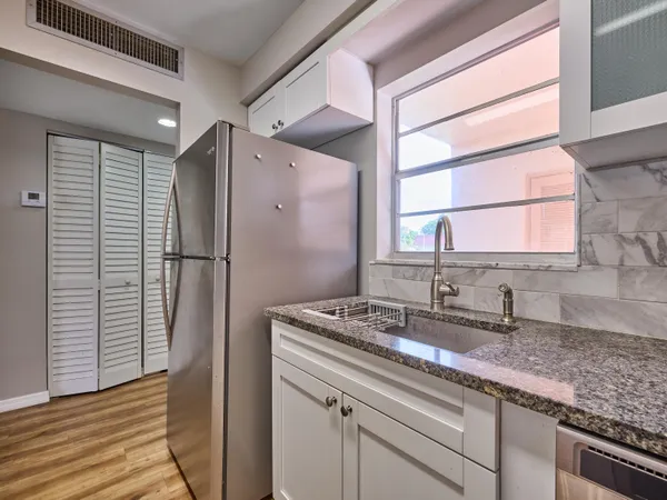 $139,900 | 12021 West Greenway Drive, Unit 105, Royal Palm Beach, FL 33411