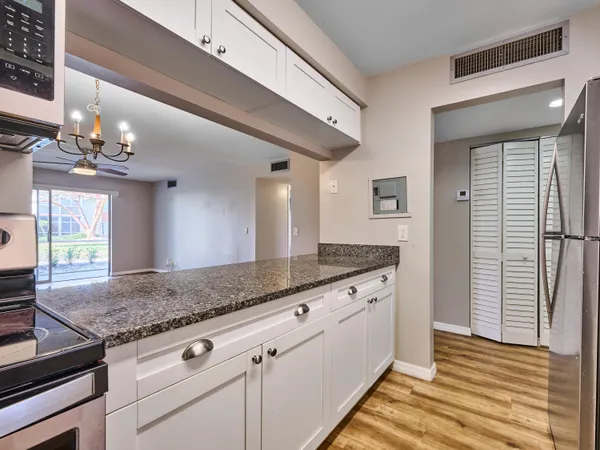 $139,900 | 12021 West Greenway Drive, Unit 105, Royal Palm Beach, FL 33411