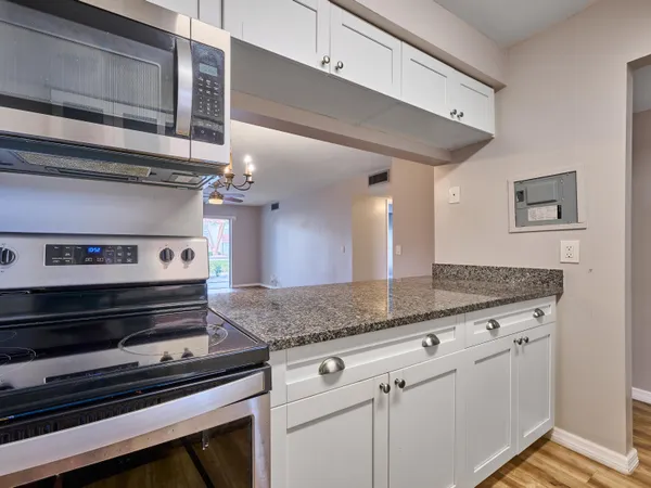 $139,900 | 12021 West Greenway Drive, Unit 105, Royal Palm Beach, FL 33411