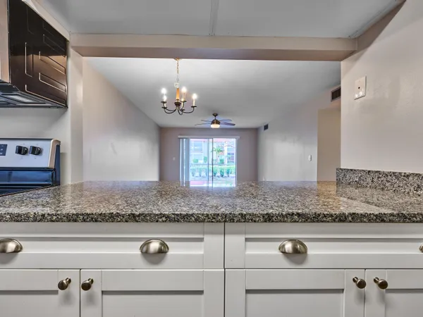 $139,900 | 12021 West Greenway Drive, Unit 105, Royal Palm Beach, FL 33411