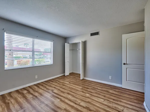 $139,900 | 12021 West Greenway Drive, Unit 105, Royal Palm Beach, FL 33411