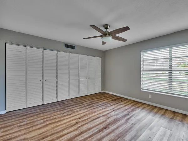 $139,900 | 12021 West Greenway Drive, Unit 105, Royal Palm Beach, FL 33411