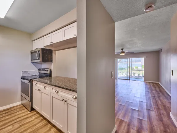 $139,900 | 12021 West Greenway Drive, Unit 105, Royal Palm Beach, FL 33411