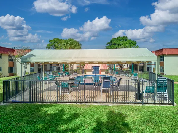 $139,900 | 12021 West Greenway Drive, Unit 105, Royal Palm Beach, FL 33411