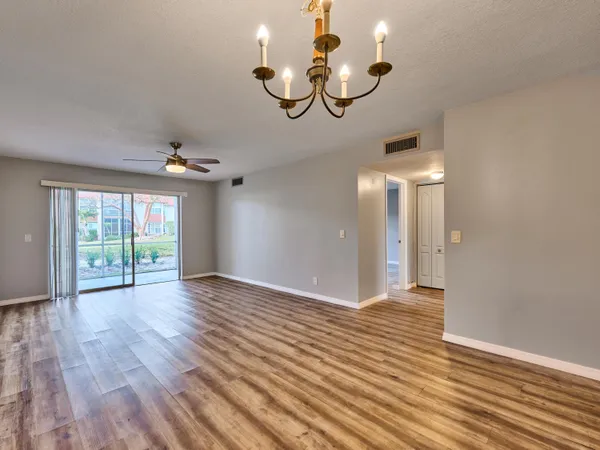 $139,900 | 12021 West Greenway Drive, Unit 105, Royal Palm Beach, FL 33411