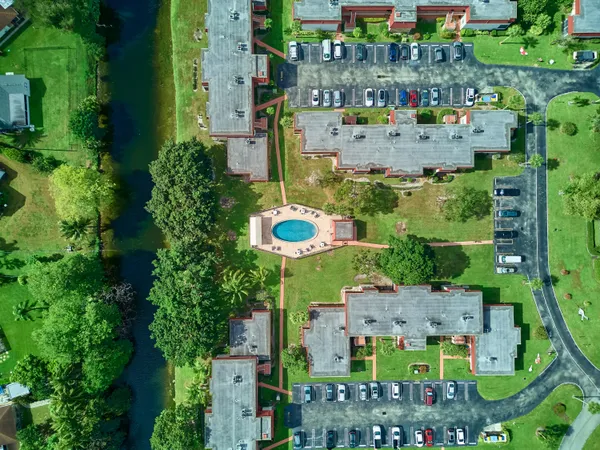 $139,900 | 12021 West Greenway Drive, Unit 105, Royal Palm Beach, FL 33411