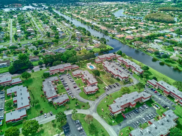 $139,900 | 12021 West Greenway Drive, Unit 105, Royal Palm Beach, FL 33411