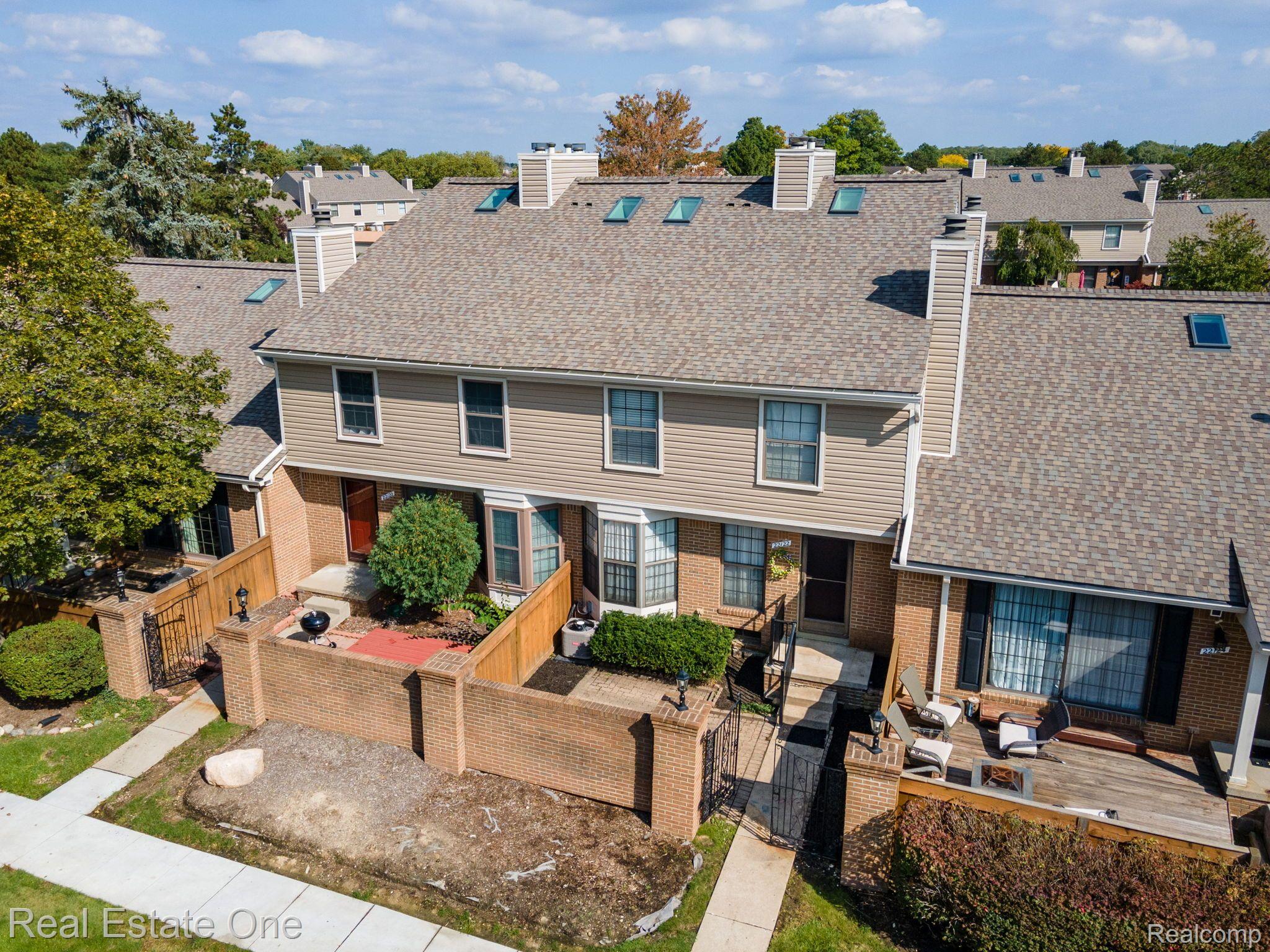 22122 Edgewater Novi, MI 48375 - Photo 2 of 34 Gallery Image 2