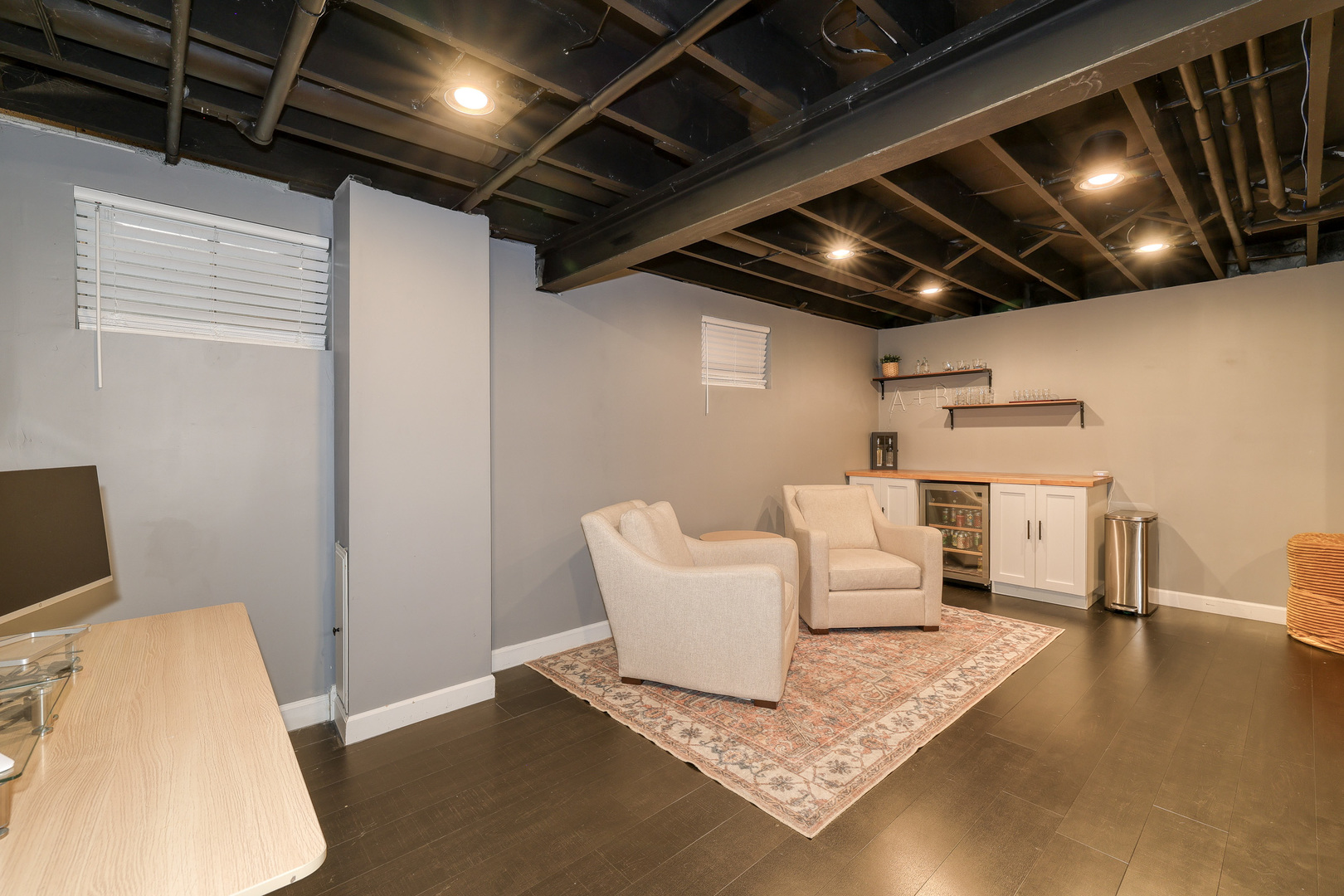 724 South Jefferson Street Batavia, IL 60510 - Photo 17 of 23 a living room with a couch and a table