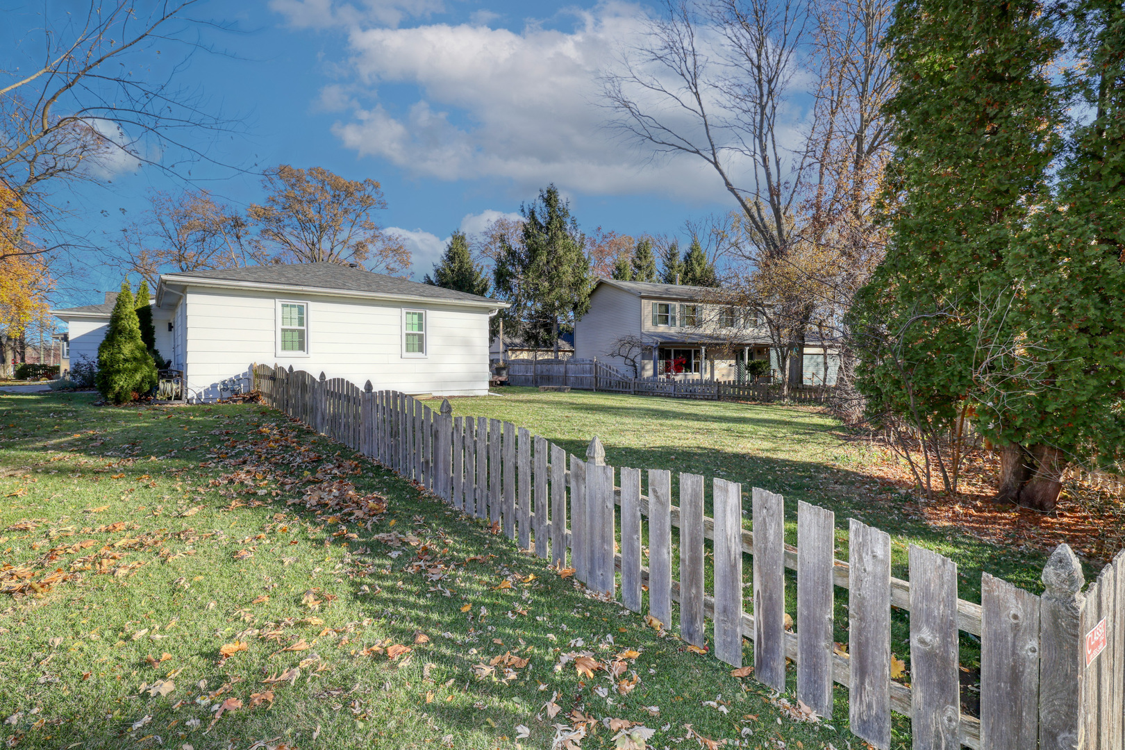 724 South Jefferson Street Batavia, IL 60510 - Photo 21 of 23 a view of a house with backyard and sitting area