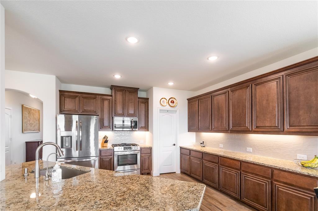 1013 Timber Ridge Drive Justin, TX 76247 - Photo 6 of 40