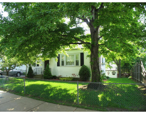 10 Halsey Road Boston, MA 02136 - Photo 2 of 8 Gallery Image 2