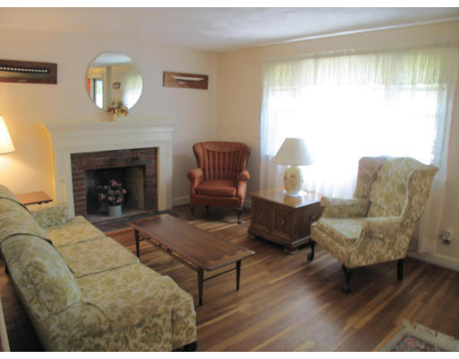 10 Halsey Road Boston, MA 02136 - Photo 3 of 8 Gallery Image 3