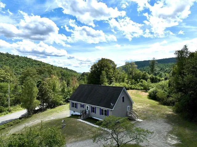 $484,000 | 704 Brattleboro Road, Bernardston, MA 01337