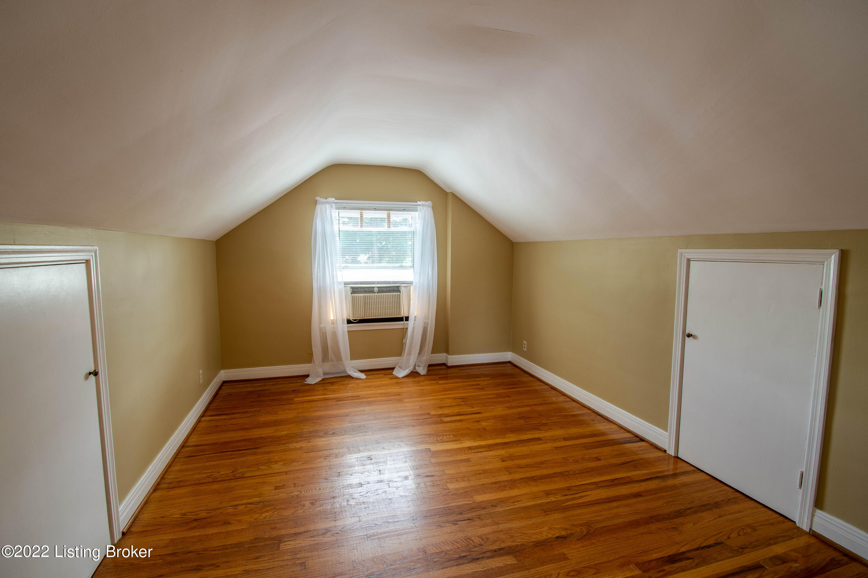 903 Perryman Road Louisville, KY 40207 - Photo 25 of 46 000_7068-HDR