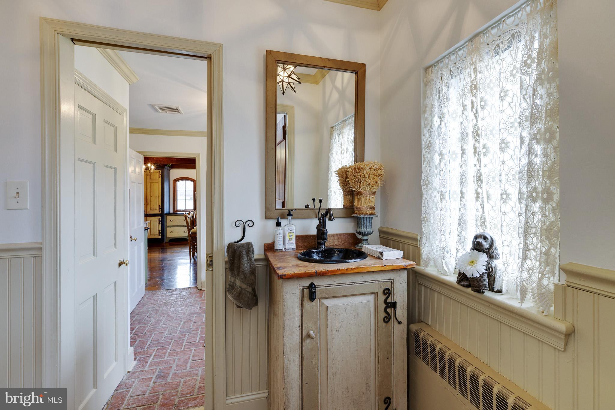 805 Nesbitt Road Ambler, PA 19002 - Photo 17 of 59 Powder Room