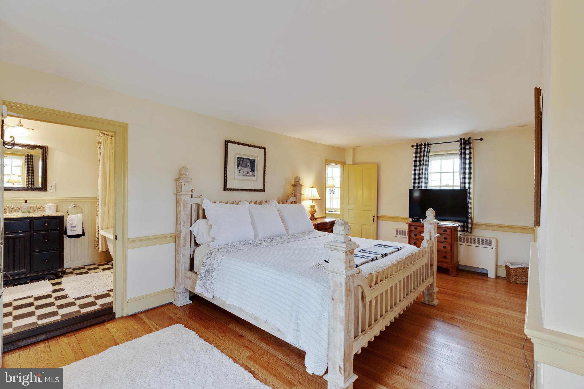 805 Nesbitt Road Ambler, PA 19002 - Photo 28 of 59 Primary Suite