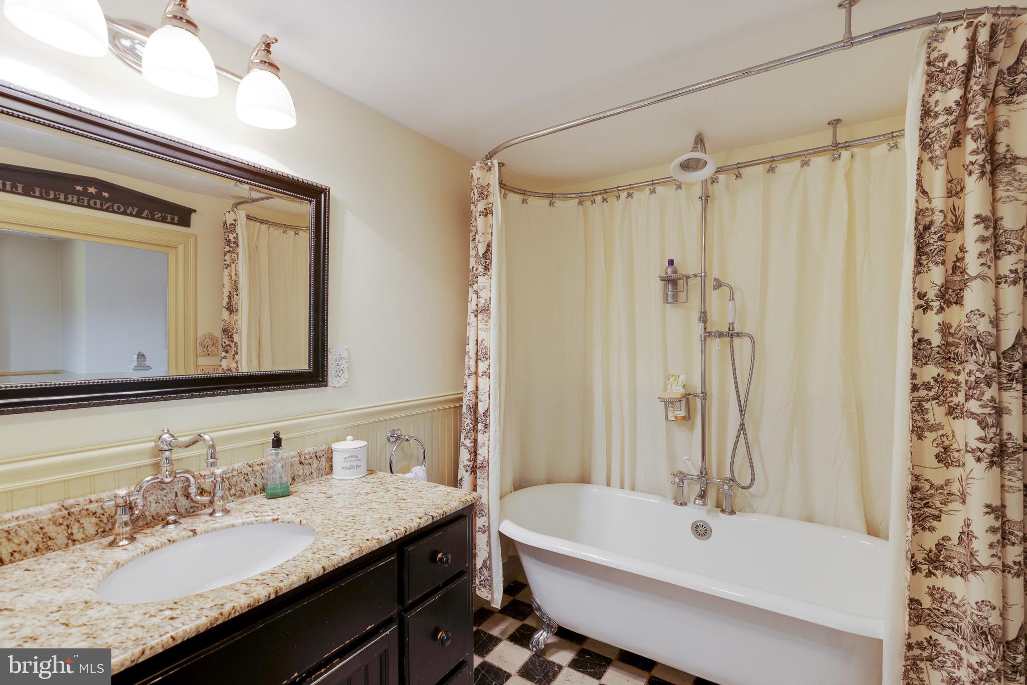 805 Nesbitt Road Ambler, PA 19002 - Photo 29 of 59 Primary Bathroom