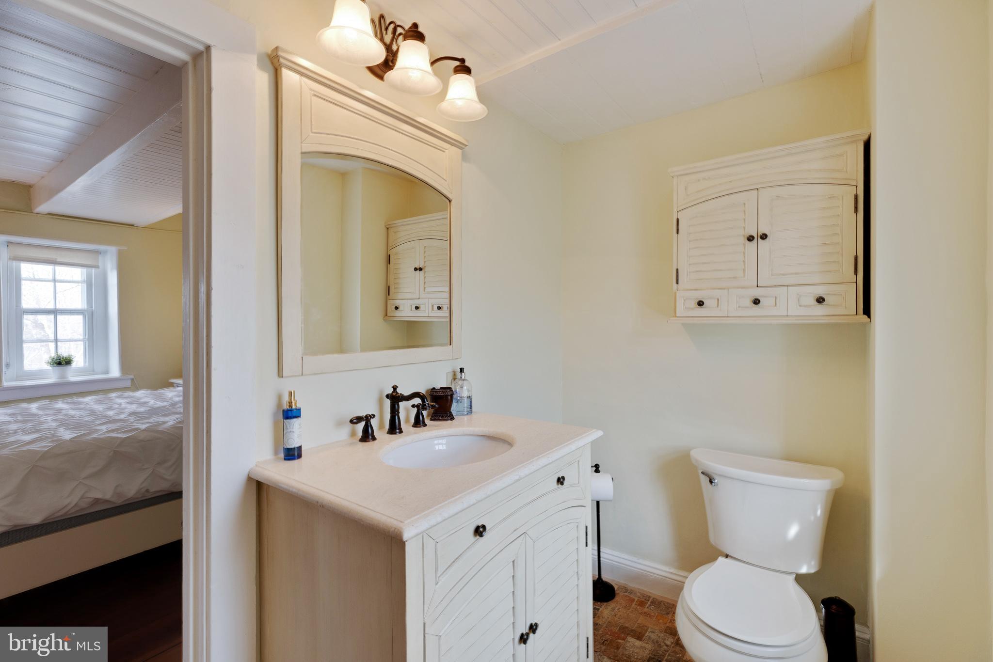 805 Nesbitt Road Ambler, PA 19002 - Photo 36 of 59 Bathroom to bedrm 2