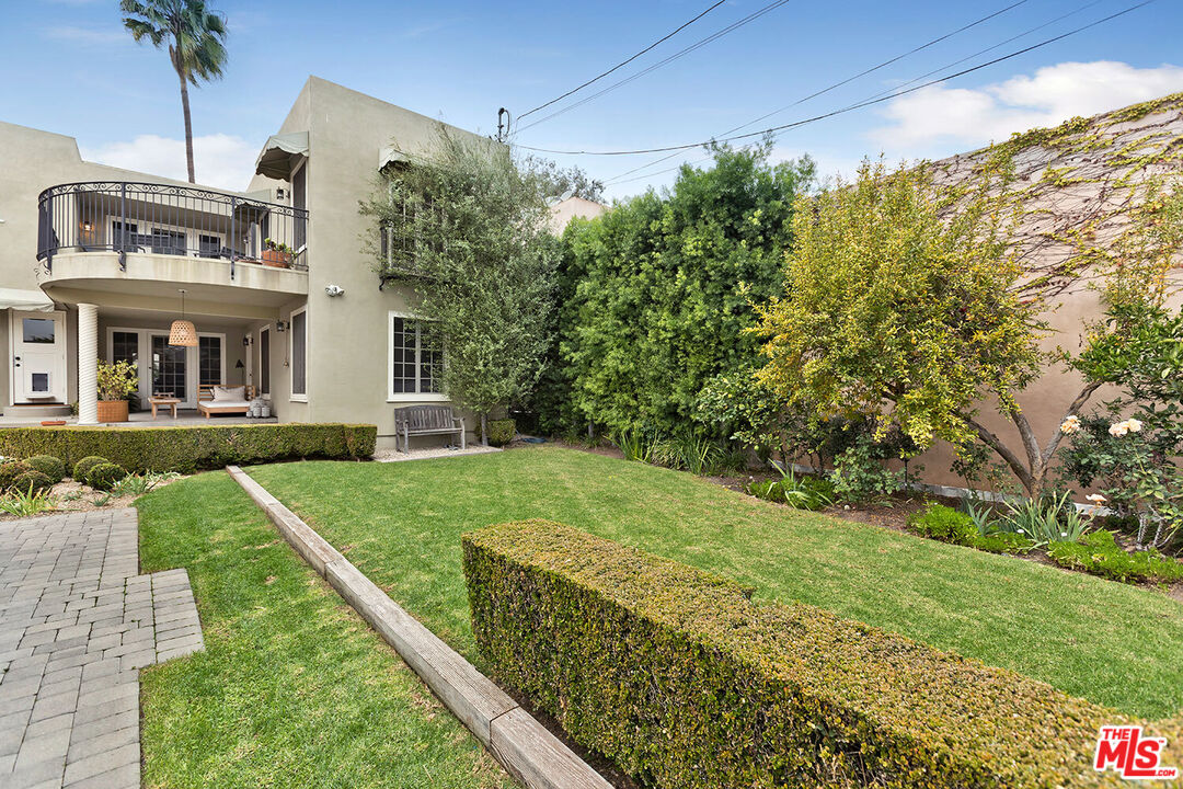 614 North Beachwood Drive Los Angeles, CA 90004 - Photo 23 of 24