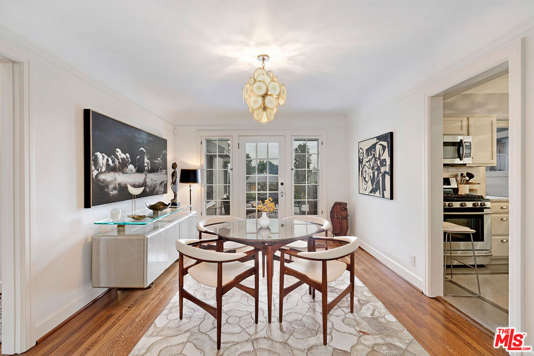 614 North Beachwood Drive Los Angeles, CA 90004 - Photo 8 of 24