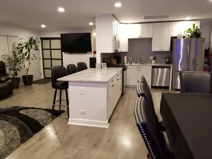 $315,000 | 18468 West Meadow Lane, Gurnee, IL 60031