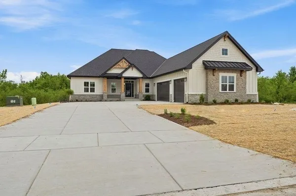 $1,279,000 | N51-w18906 Quietwood Drive, Menomonee Falls, WI 53051