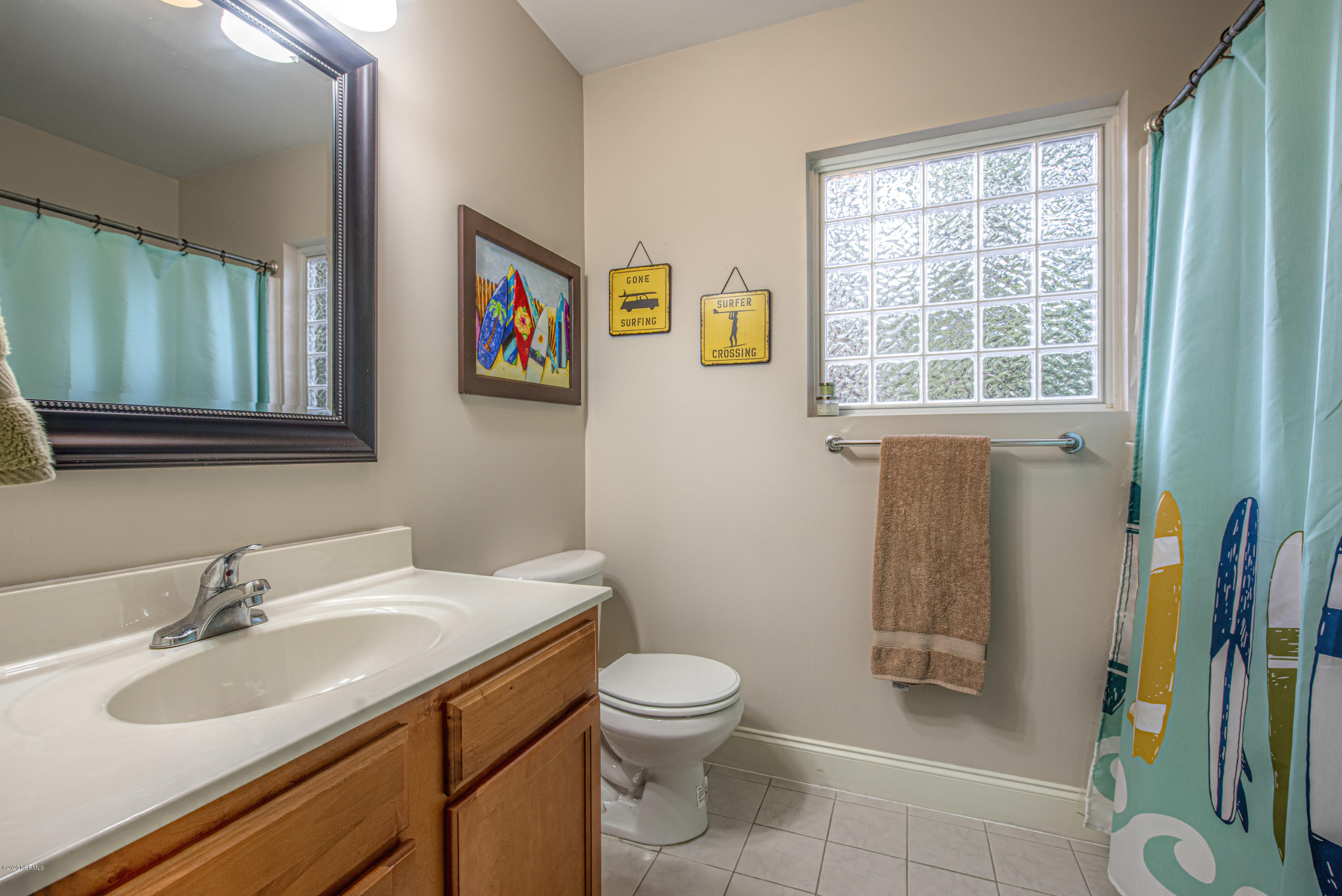 323 Gibbs Road New Bern, NC 28560 - Photo 15 of 23 Guest Bathroom