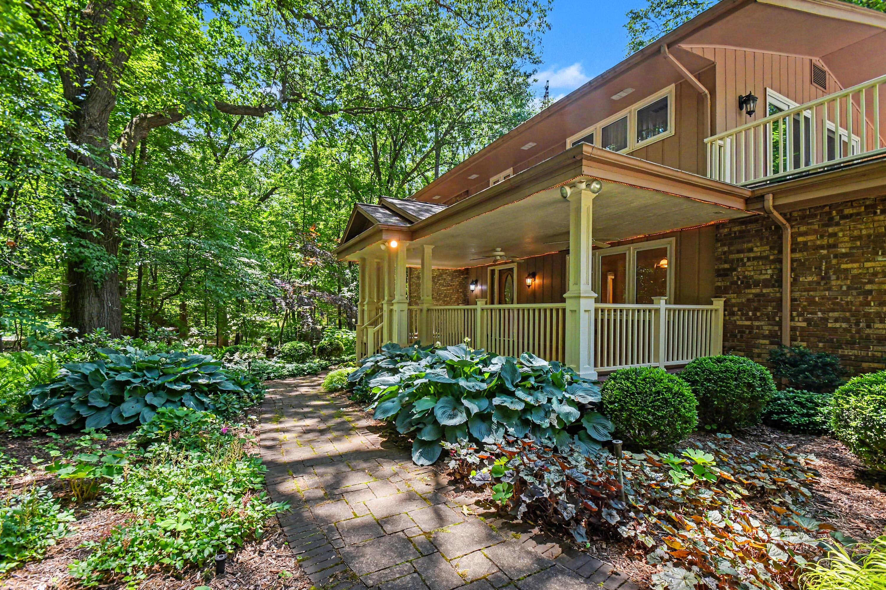 11180 Jones Road Berrien Springs, MI 49103 - Photo 4 of 41 003_file_2070