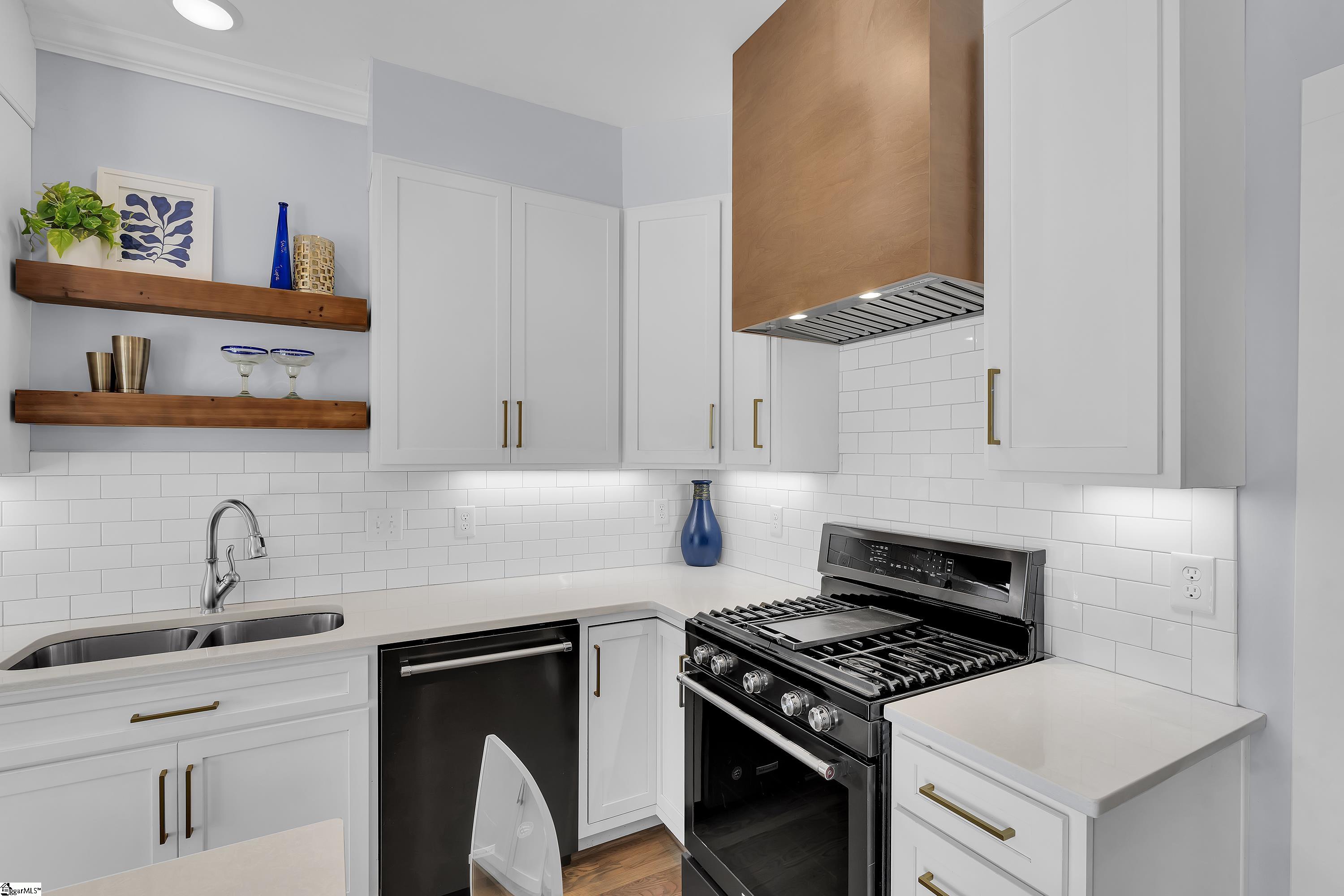 214 Gibbs Street Greenville, SC 29601 - Photo 35 of 45 Wood Vent Hood