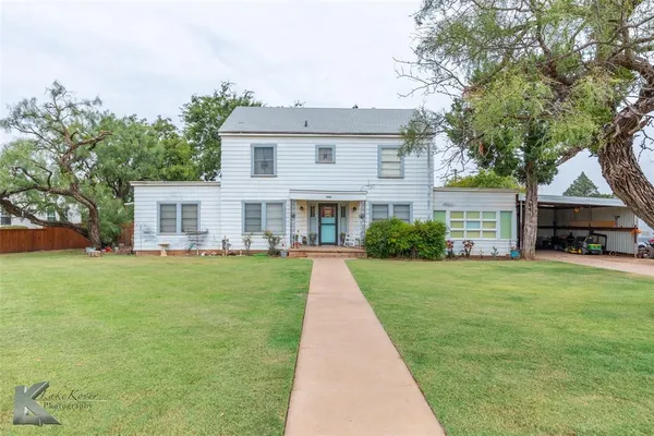 $159,900 | 1005 East Wells Street, Stamford, TX 79553