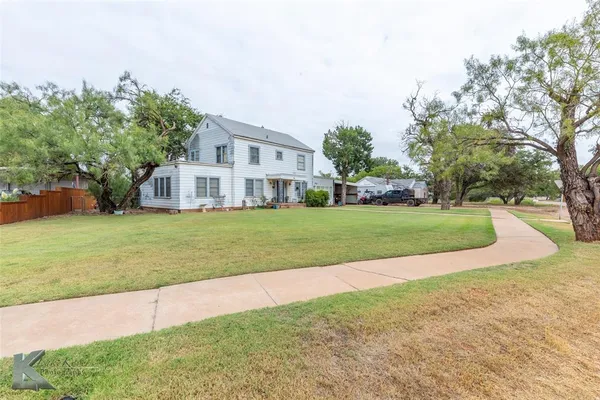 $159,900 | 1005 East Wells Street, Stamford, TX 79553