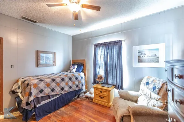 $159,900 | 1005 East Wells Street, Stamford, TX 79553