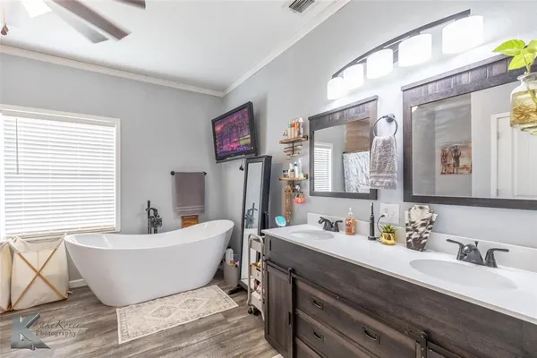 $159,900 | 1005 East Wells Street, Stamford, TX 79553