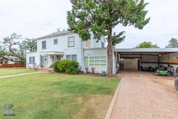 $159,900 | 1005 East Wells Street, Stamford, TX 79553