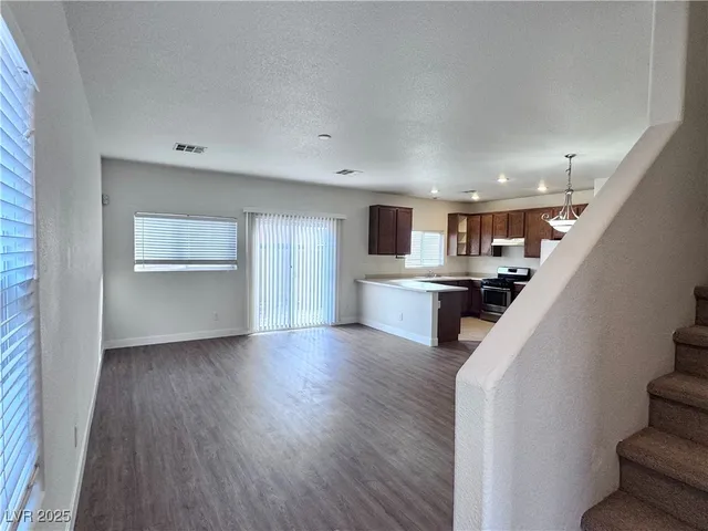 $1,895 | 6034 Tea Light Court, Las Vegas, NV 89113