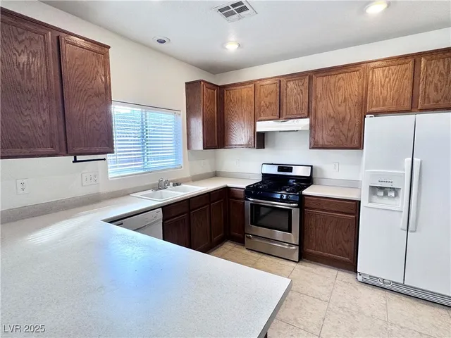 $1,895 | 6034 Tea Light Court, Las Vegas, NV 89113